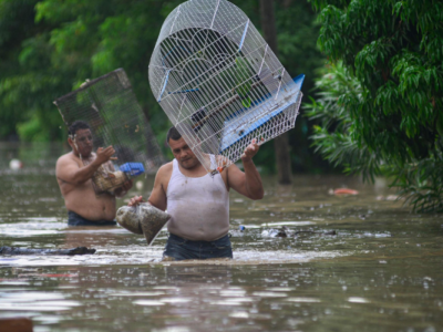 Lluvias provocan inundaciones en México y arrastran a varias personas