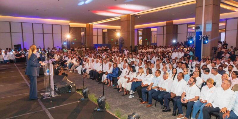 Carolina recibe apoyo de Geanilda Vásquez: “Vamos a construir y vamos a ganar