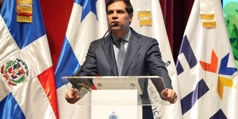 Feria del Libro cierra con 97.4 millones de pesos en ventas de libros y 714,322 visitantes