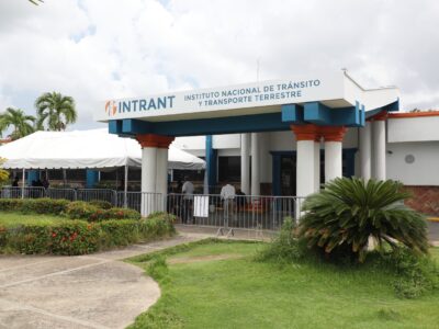 INTRANT establece tres modalidades para compensar a adultos mayores por vigencia de licencias de conducir